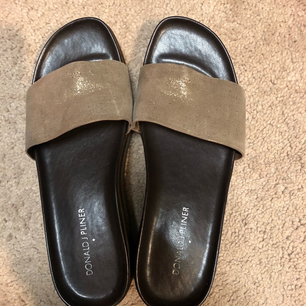 New Donald Pliner platform sandal